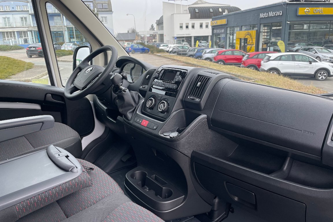 Opel Movano